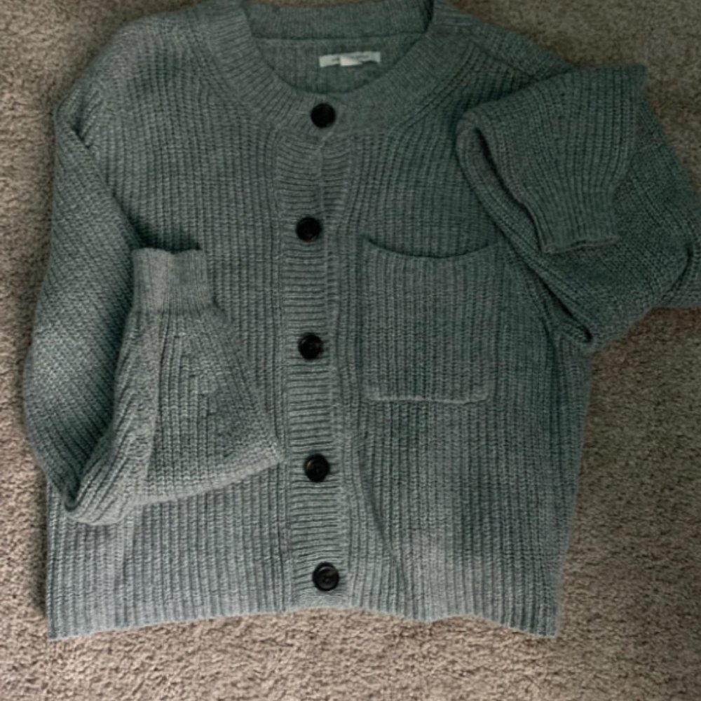 American Eagle cropped sweater